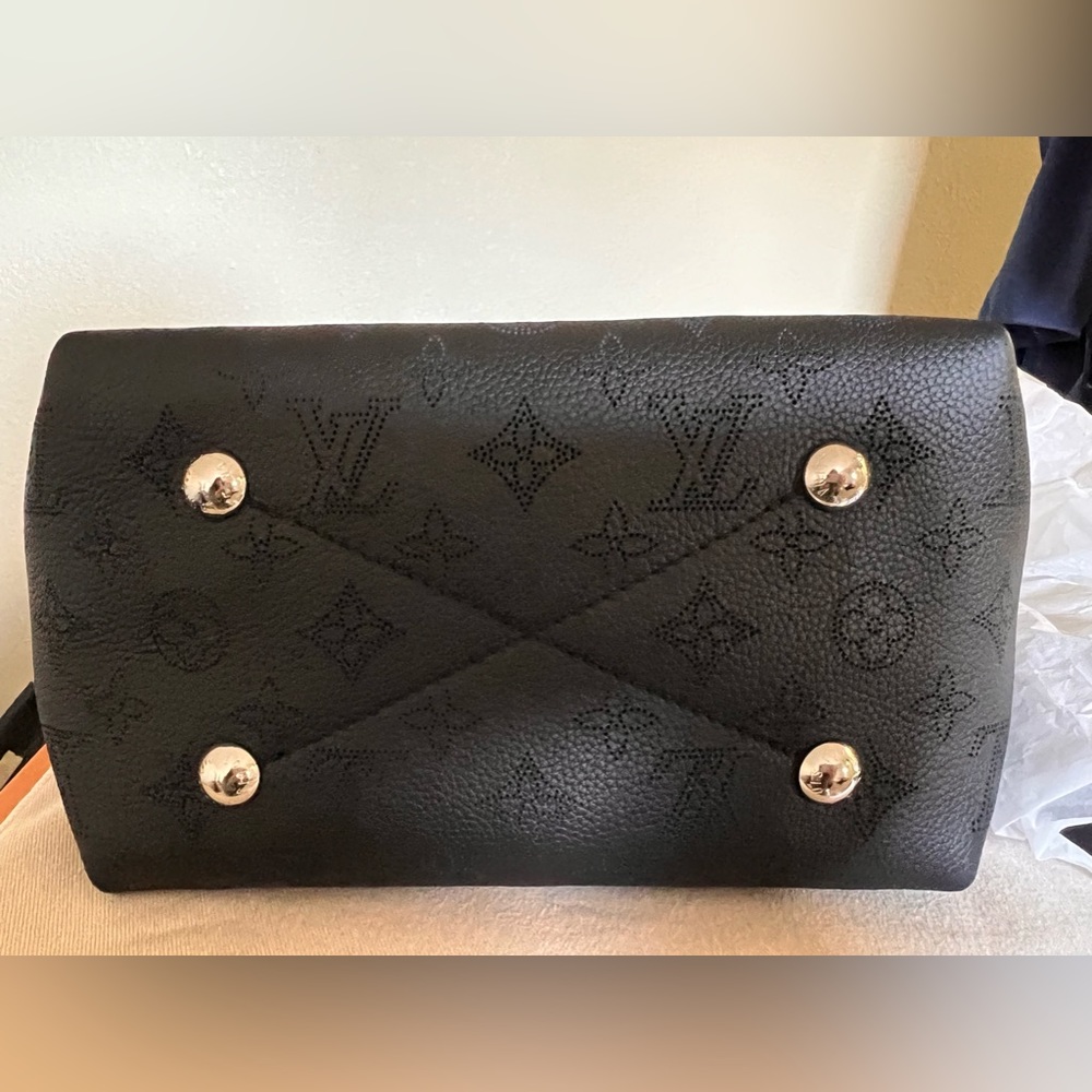 Louis Vuitton Bella Bag - Picture 4 of 8